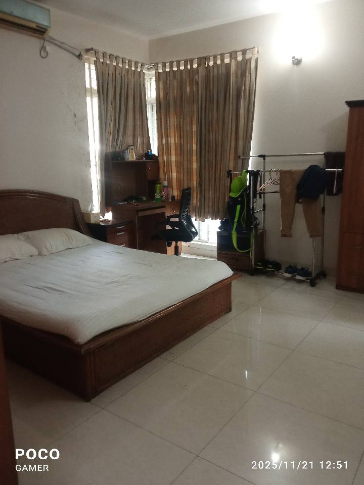 3300 sft flar sale 4thF price 11,300/ per sft 2parking